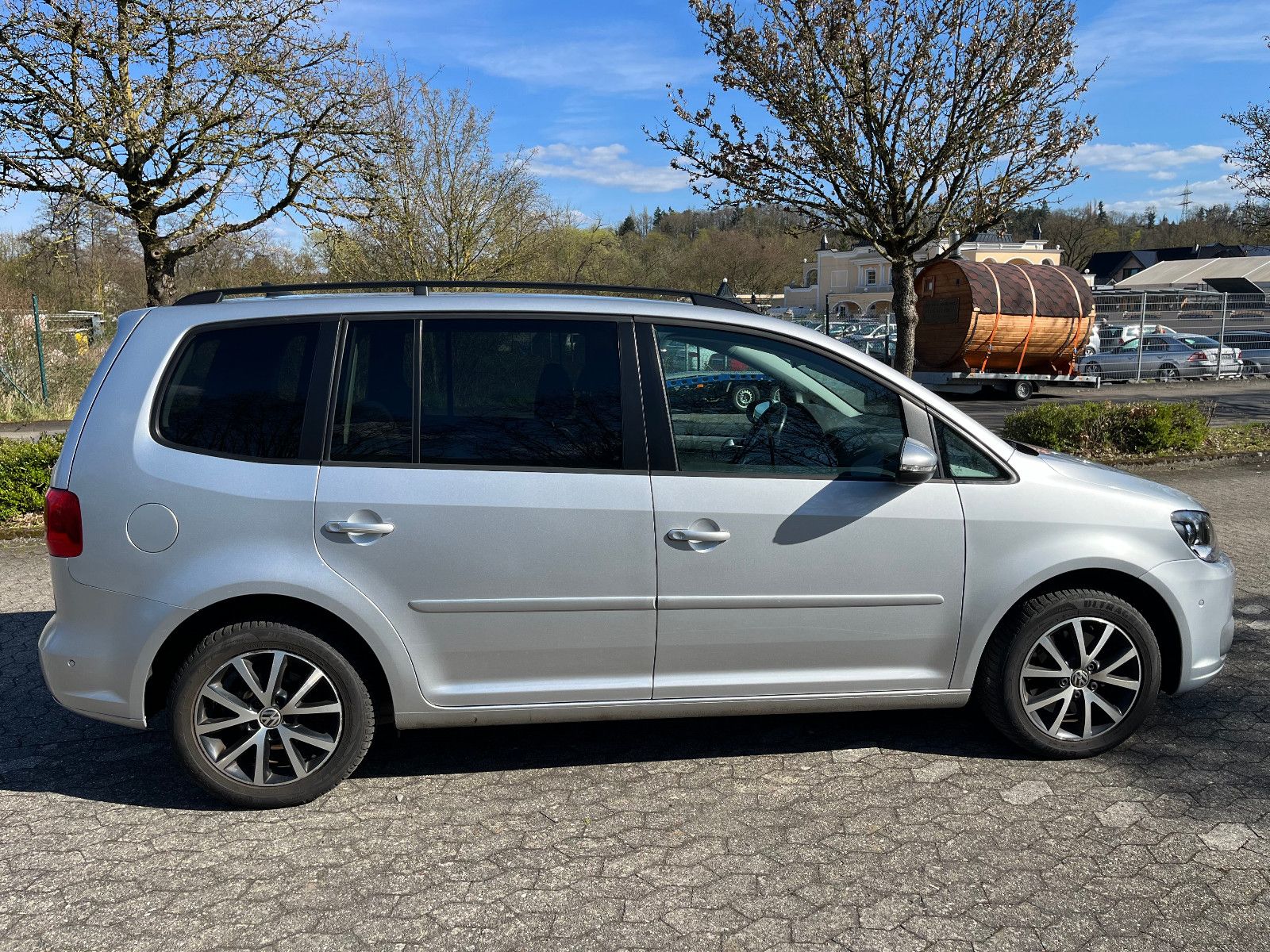 Volkswagen Touran 2.0 TDI Comfortline 7-Sitz/TÜV/ZAHNR.NEU!