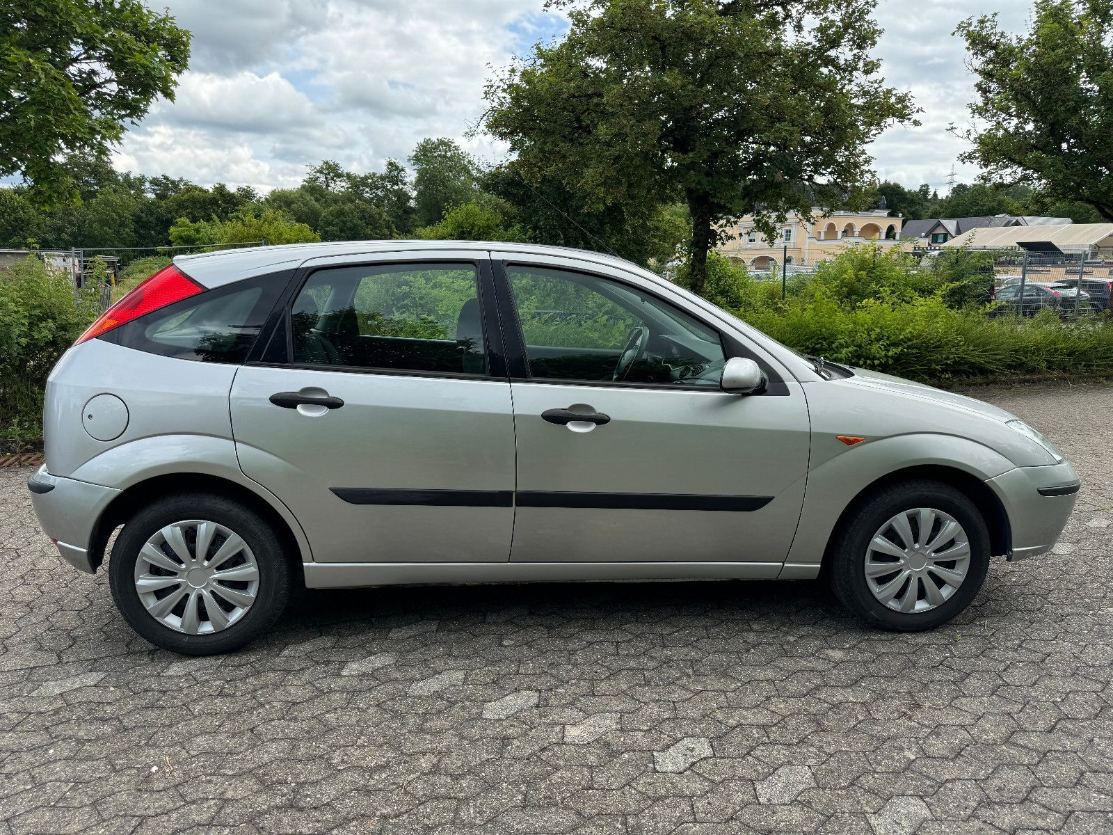 Ford Focus 1.8 Lim. Viva X TÜV NEU/ZAHNR.NEU/GARANTIE