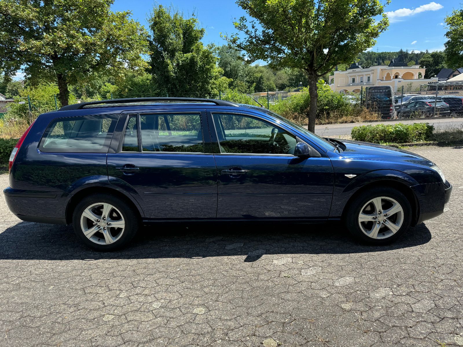 Ford Mondeo 1.8 Turnier Trend !TÜV NEU/GARANTIE!