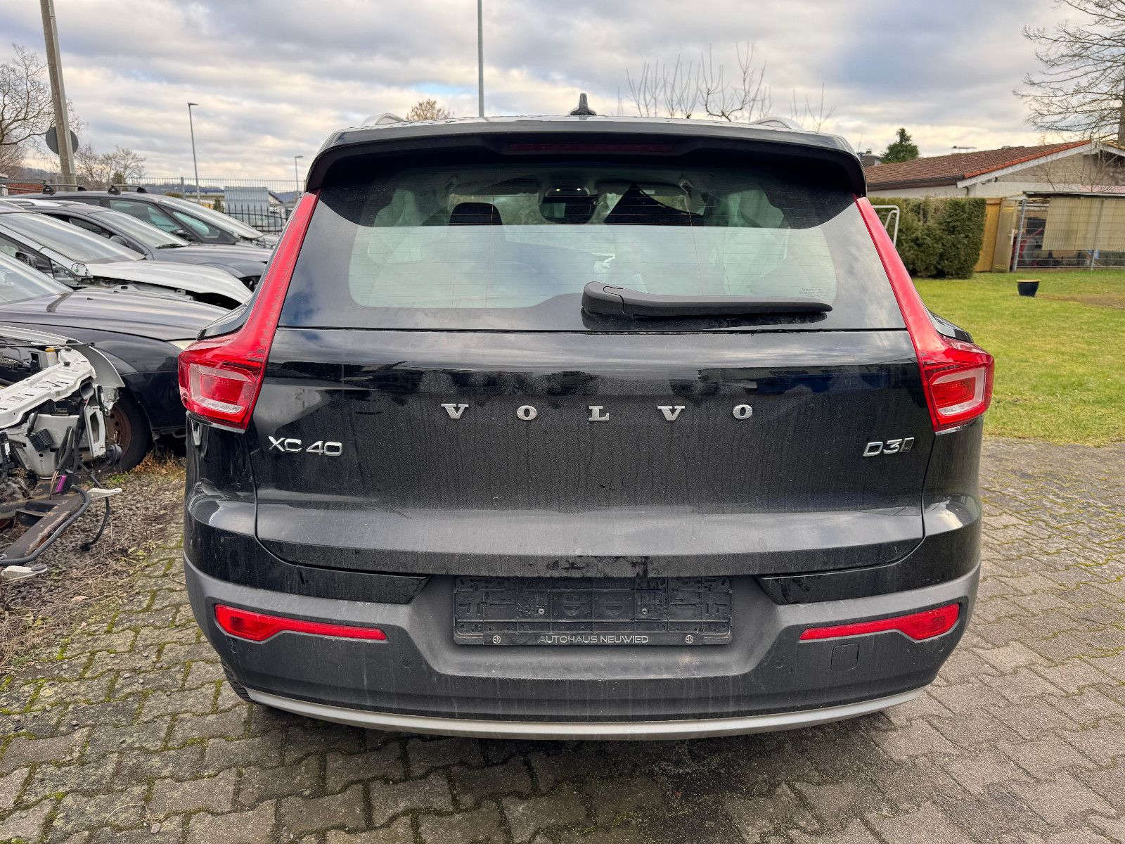 Volvo XC 40 XC40 Momentum Pro AWD *Unfall*