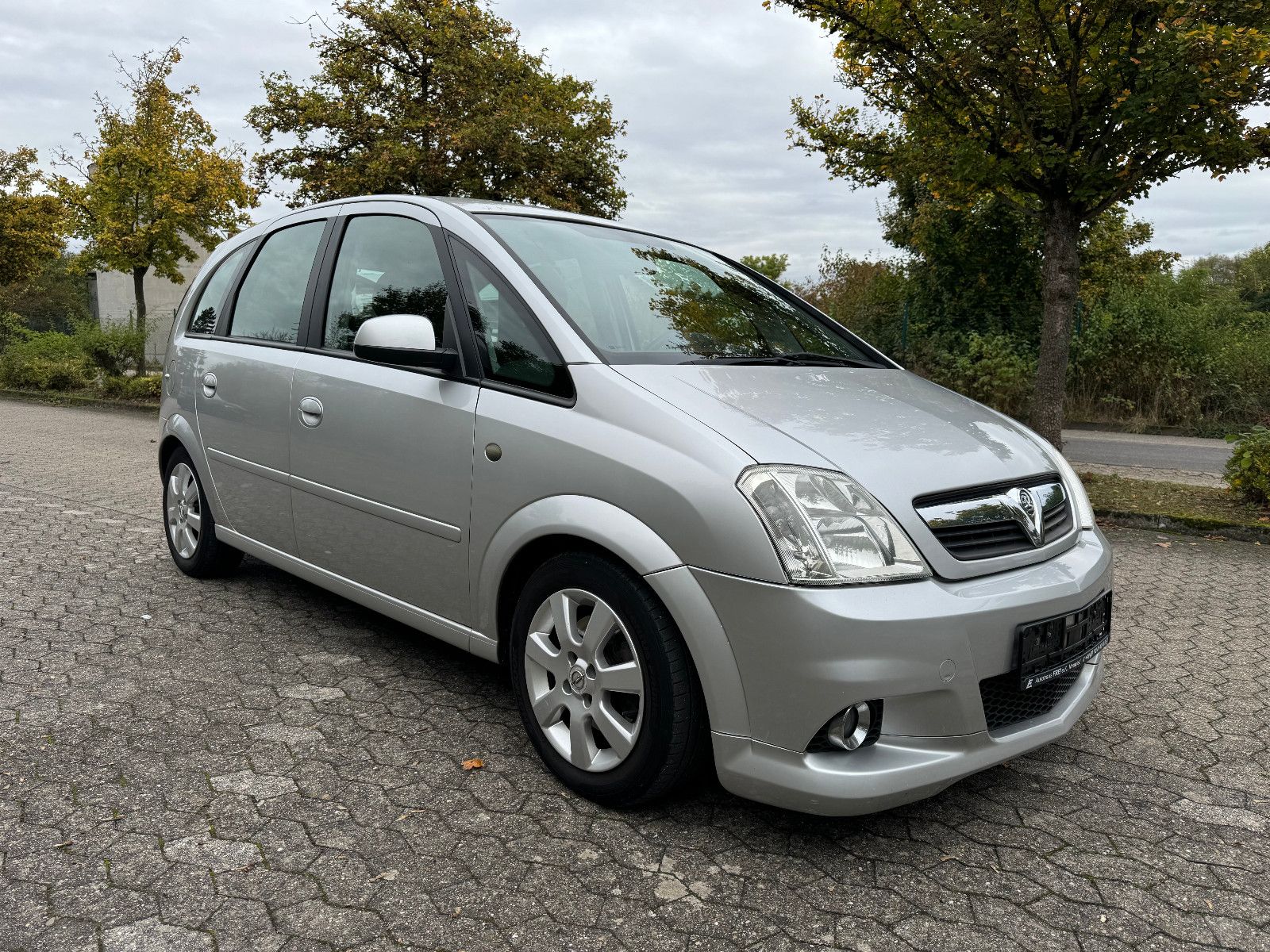 Opel Meriva 1.6 Cosmo Autom. TÜV NEU/ZAHNRIEMEN NEU!