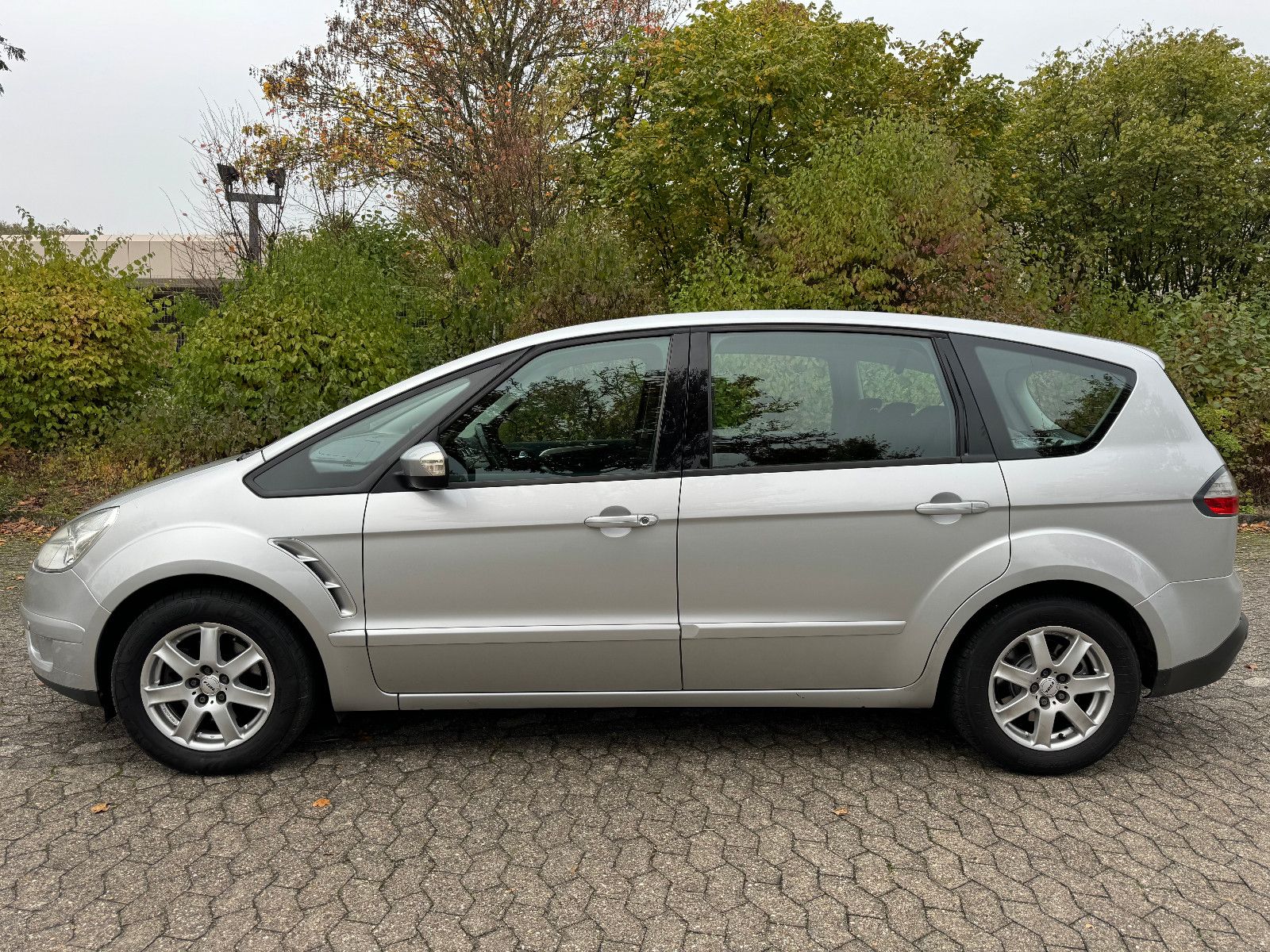 Ford S-MAX 2.0 Trend !TÜV NEU/Motor generalüberholt!