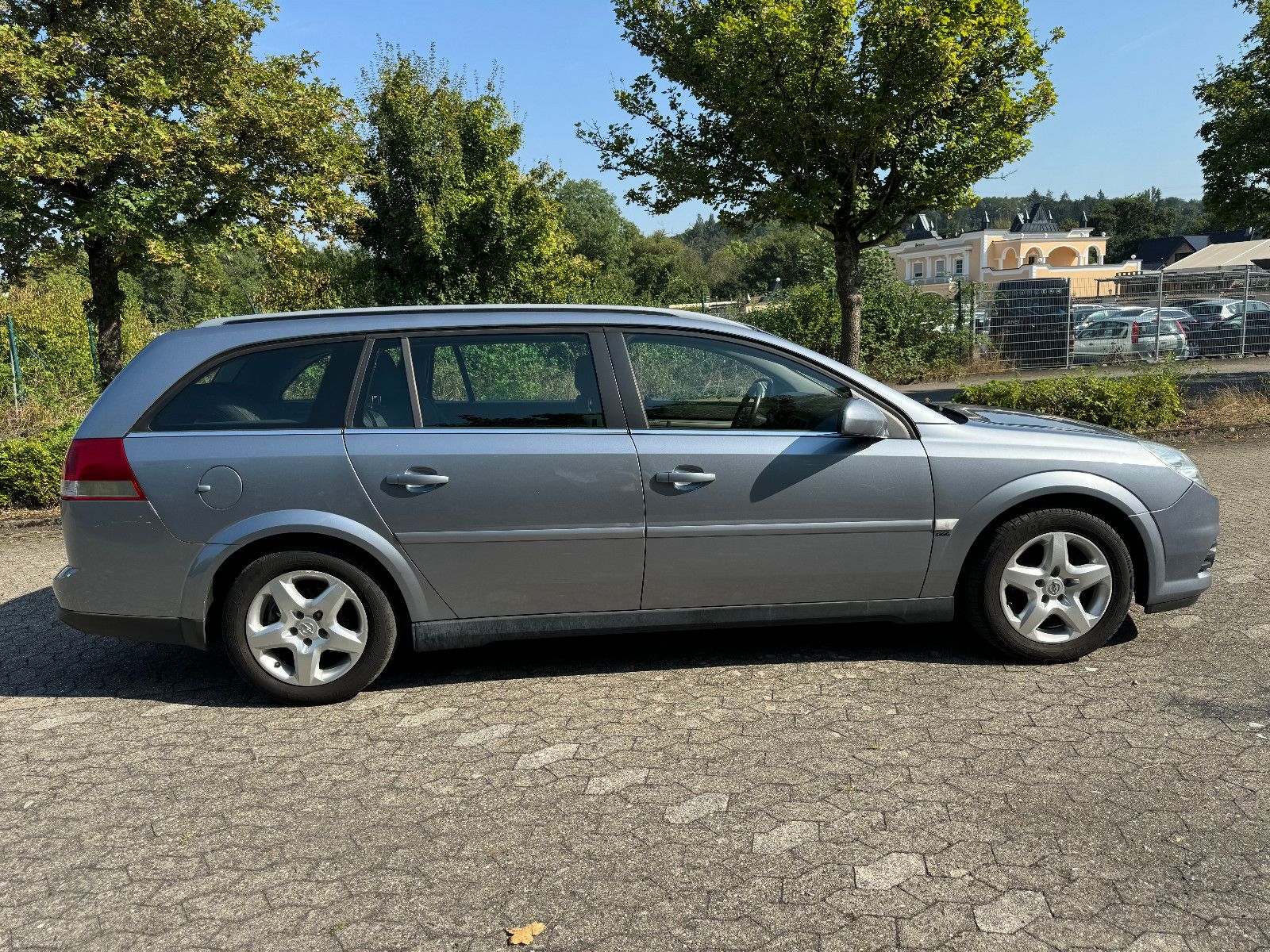 Opel Vectra C 1.8 Caravan Edition !TÜV NEU/GARANTIE!