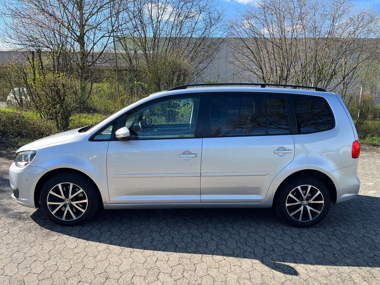 Volkswagen Touran 2.0 TDI Comfortline 7-Sitz/TÜV/ZAHNR.NEU!