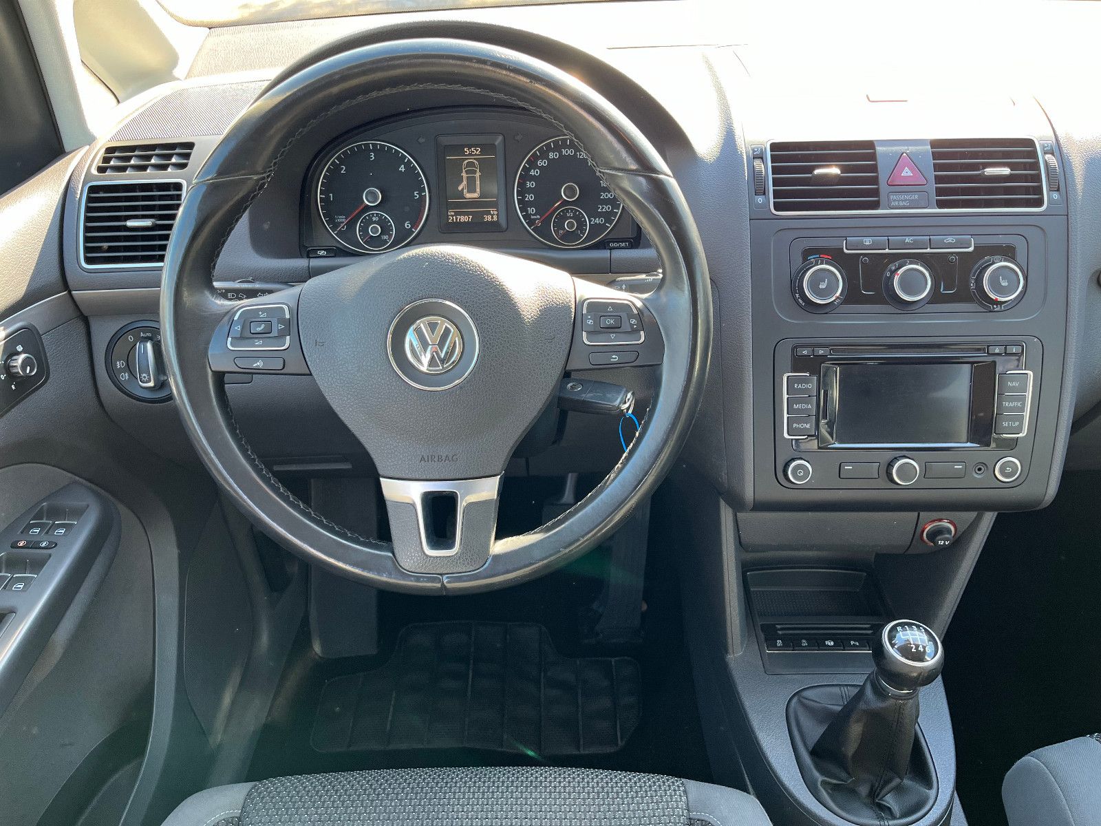 Volkswagen Touran 2.0 TDI Comfortline 7-Sitz/TÜV/ZAHNR.NEU!